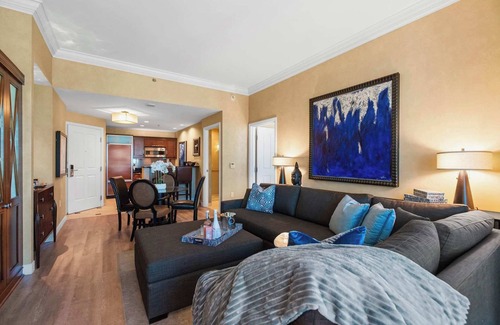 Las Vegas Condominio | Penthouse de lujo en StripView (para 8 personas) + balcón y SIN CARGO