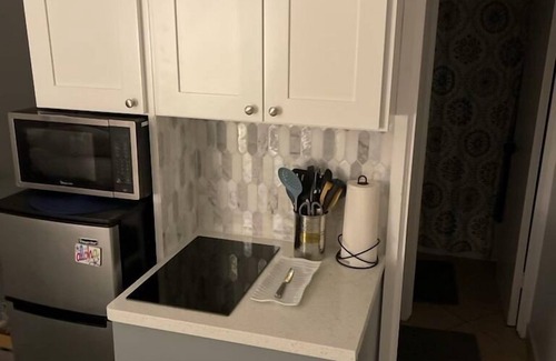 Waikiki Condominio | Penthouse Studio in Waikiki - 25% Off Monthly Stays!