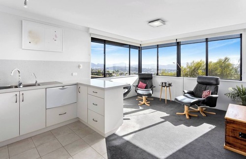 West Hobart Apartamento | Penthouse Style Pad Breathtaking Panoramic Views