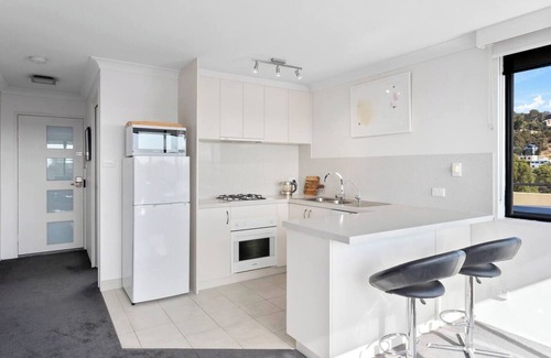 West Hobart Apartamento | Penthouse Style Pad Breathtaking Panoramic Views