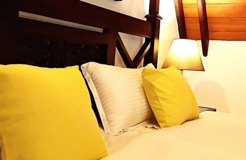 Polgasowita Hotel | Penthouse Suite at Charming Property with Wi-Fi/AC Just out skirts' of Colombo