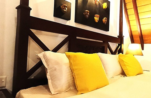 Polgasowita Hotel | Penthouse Suite at Charming Property with Wi-Fi/AC Just out skirts' of Colombo