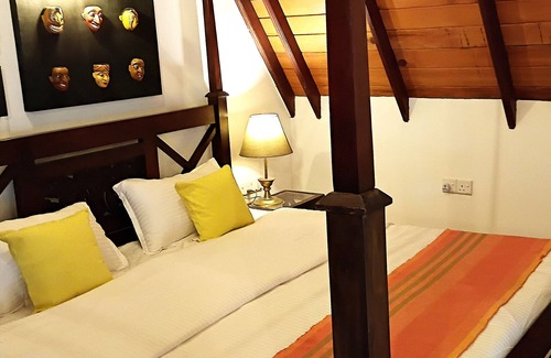 Polgasowita Hotel | Penthouse Suite at Charming Property with Wi-Fi/AC Just out skirts' of Colombo