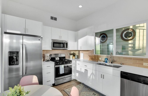 Mussel Shoals Casa | Penthouse Surfside Oasis in Mussel Shoals