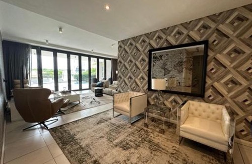 Menlyn Apartamento | Penthouse@Triology, Menlyn Maine