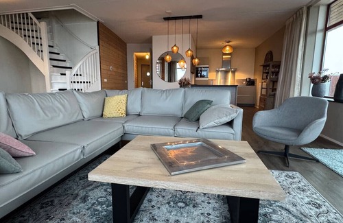 Biddinghuizen Apartamento | Penthouse with Jacuzzi and Sauna on the waterfront