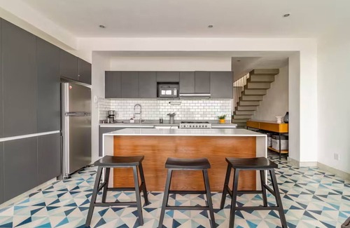 Americana Condominio | Penthouse with private rooftop and panoramic views