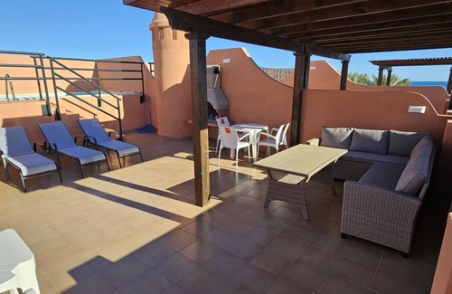 Vera Beach Apartamento | Atico con piscina privada en solarium, vistas al mar, 65m de la playa, WiFi