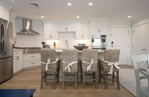 Plymouth Cultural District Apartamento | Penthouse with Private Roofdeck on Plymouth Harbor