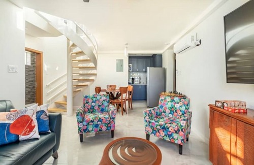 Montego Bay Condominio | Penthouse with Roof Top Terrace & Ocean View