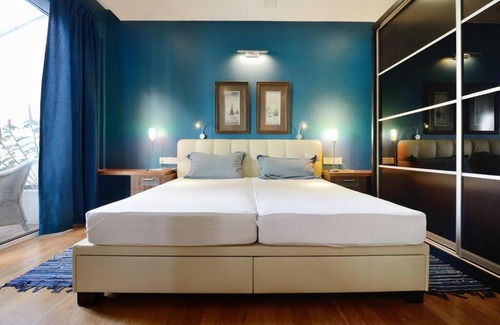 Central District Apartamento | Penthouse with Roof Top Garden