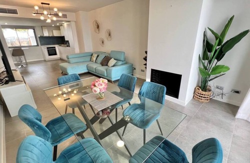 Manilva Apartamento | Penthouse with stunning sea views-ideal for remote working