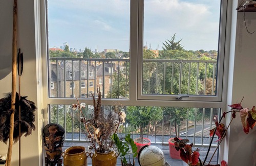 St. George's Apartamento | Penthouse with wraparound balcony - amazing light and views of London