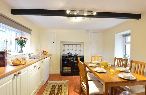 Amlwch Cabaña | Pentreheulyn, CARREGLEFN