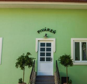 Nove Mesto nad Vahom Casa | Penzión Kúria