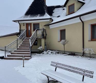 Oravsky Podzamok Casa | Penzión U dvoch levov