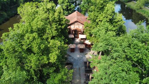 Pisek Casa | Penzion Restaurace Ostrov