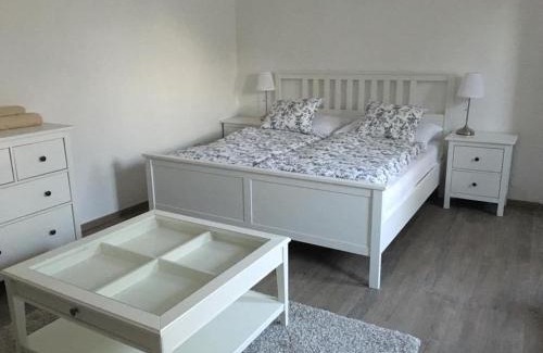 Jaromerice nad Rokytnou Apartamento | Penzion U Zamku
