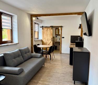 Lenora Casa | Penzion U Grobiana