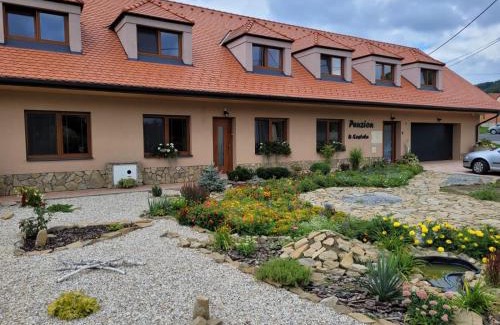 Kuzelov Casa | Penzion U Kostela