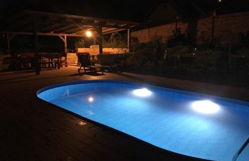 Kuzelov Casa | Penzion U Kostela