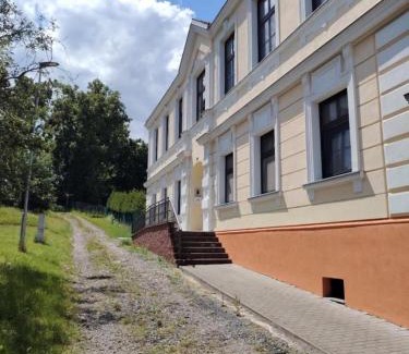 Uhercice Casa | Penzion Zamecek