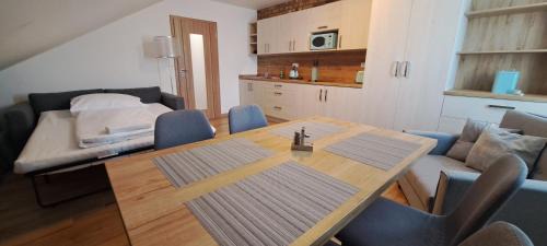 Hlohovec Casa | Penziony Vinařství Rodiny Buriánkovy