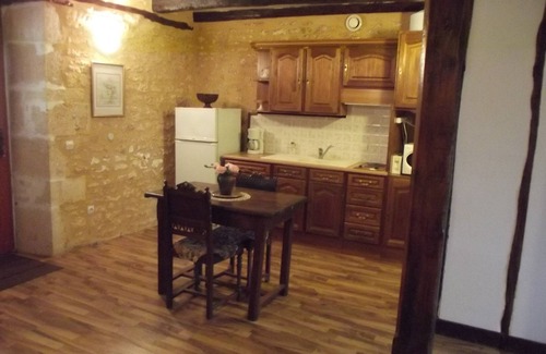 Salignac-Eyvignes Apartamento | Peony or downstairs bed and breakfast