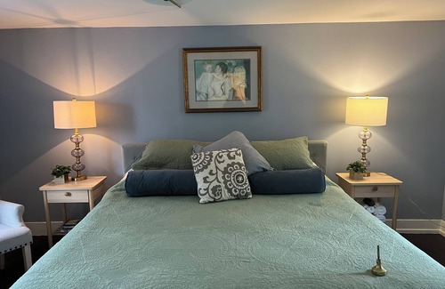 Boyce Otro | PEONY PLACE nCharming 2BR farmhouse in the heart of horse country on flower farm