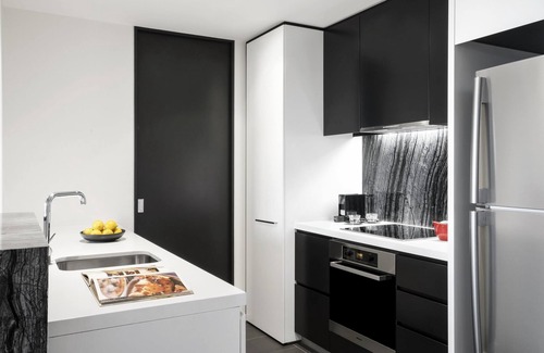 City West Hotel | Peppers Gallery Hotel Canberra