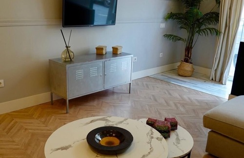 Doctor Barraquer-Grupo Renfe-Policlinico Apartamento | "Peral boutique Apartments: Acogedor Apartamento en el Centro de Sevilla: