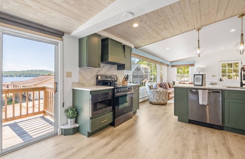 Meredith Cabaña | Perch Cottage - Lake Winnipesaukee Access - Downtown