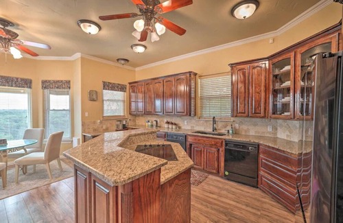 River Oaks Casa | Perched atop a bluff overlooking the expansive views! Near Stockyards, Dickies