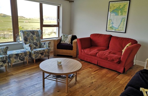 Enniscrone Casa | Encaramado en el borde del campo de golf Enniscrone con vistas panorámicas.