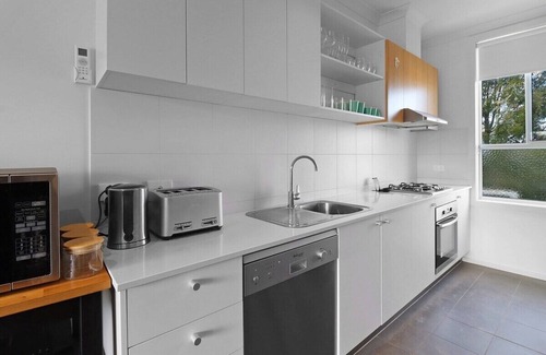 Newtown Apartamento | Percy Escape just a walk to Newtown cafes and shops