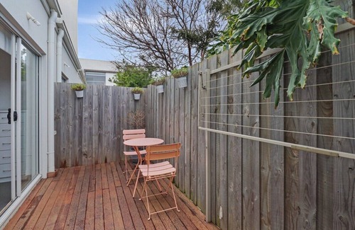 Newtown Apartamento | Percy Escape just a walk to Newtown cafes and shops
