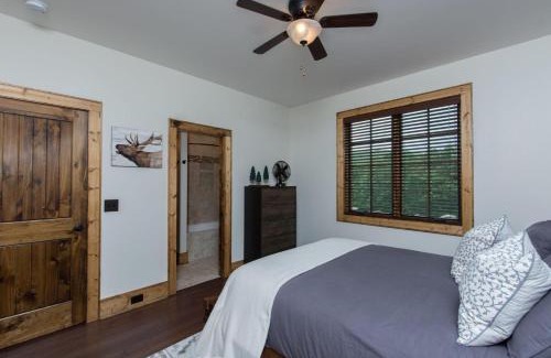 Elk Park Casa | Peregrine's Perch at Eagles Nest