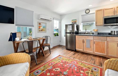 Ocean City Cabaña | Perfect 1 Bedroom Cottage Close to the Famous Ocean City Boardwalk!