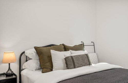 San Fernando Casa | Perfect 2BR Near Universal Studios By Poshguest