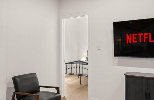 San Fernando Casa | Perfect 2BR Near Universal Studios By Poshguest