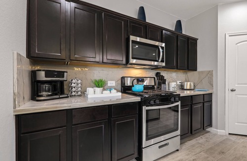 Barker Casa | Perfect 4 Temp Housing/Displaced Homeowners/Relocation