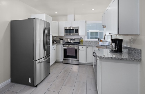 Fresno Casa | Perfect 4B/2Bth for Business and Nat'l Park Visit