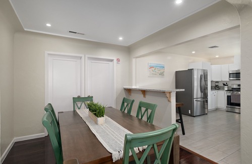 Fresno Casa | Perfect 4B/2Bth for Business and Nat'l Park Visit