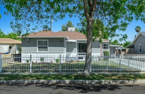 Fresno Casa | Perfect 4B/2Bth for Business and Nat'l Park Visit