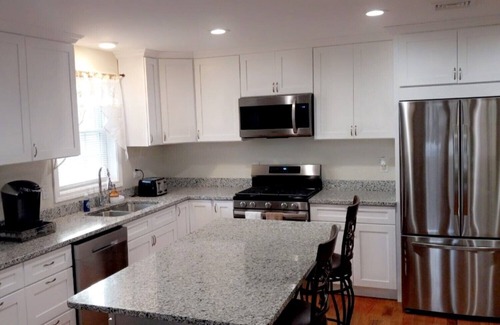 Mount Pleasant Apartamento | Perfect, Apartment with Queen Bed Suite with Washer-Dryer & Free Parking