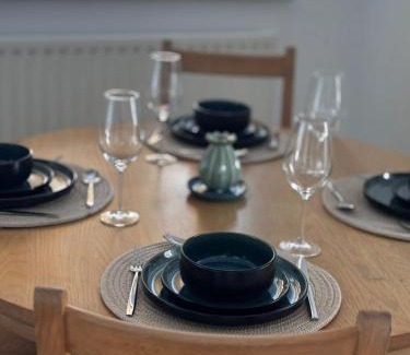 Guisborough Casa | Perfect Base, Town, Bars & Moors on Your Doorstep Free parking, Dogs welcome