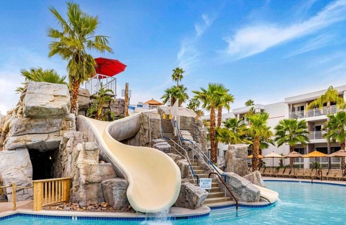 Canyon Corridor Complejo | Perfect Blend of Relaxation and Adventure at Palm Canyon Resort by Hilton- 1 Bd.
