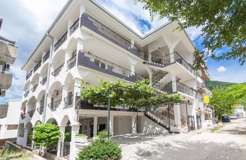 Prijevor Apartamento | Perfect Budva Stay Near the Sea & Aqua Park - Comfort Triple Studio 1/1 1