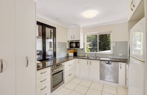 Rangeville Apartamento | Perfect CDB & Parkland Fringe!