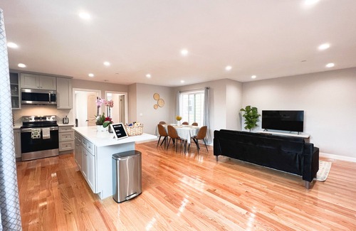 Daly City Casa | Perfect Clean Spacious Gateway of San Francisco 8bd/8br